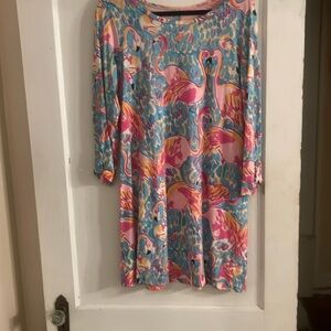 A lily flamingo dress size medium, very good shape barely worn